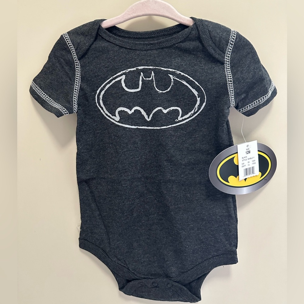NWT Warner Bros. DC Comics Batman 5pc Bodysuit and Leggings set 12 months